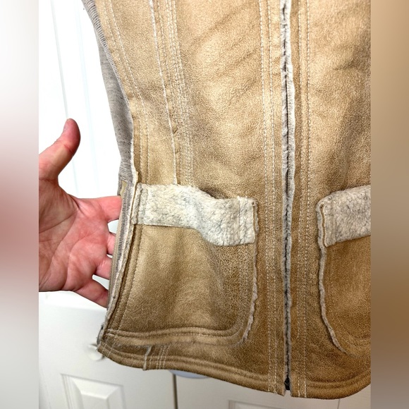 KUHL Dani Sherpa Vest Jacket Coat Almond Tan Brown Beige Faux Leather Wool Sides - Picture 6 of 15